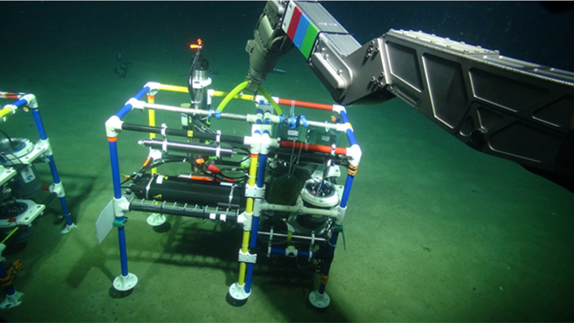 Deep-diving remotely operated vehicle (ROV) Isis (National Oceanography Centre)